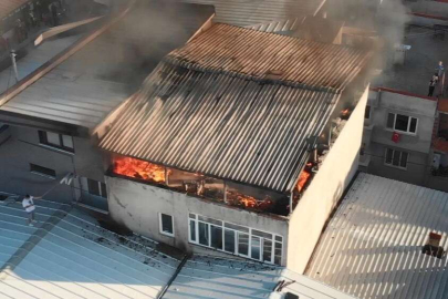 Bursa'da 5 katlı binada büyük yangın! Şehrin birçok noktasından görüldü...