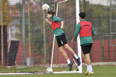 Bursaspor son antrenmanını Gençlerbirliği İlhan Cavcav Tesisleri’nde yaptı