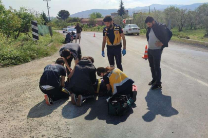 Bursa'da araca arkadan çarptı! Acı kazada motosiklet sürücüsü yola savruldu...