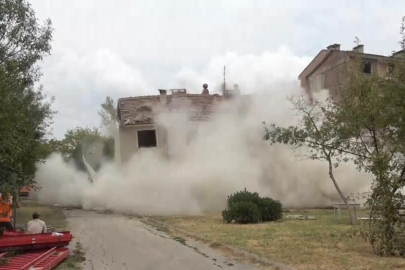 Bursa'da içerisinde cansız manken bulunan 5 katlı bina yerle bir oldu! Nedeni ise...