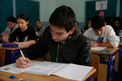 Liselerde yeni dönem başlıyor! Başarısız olan öğrenciler için o uygulama geri döndü! İşte detaylar...