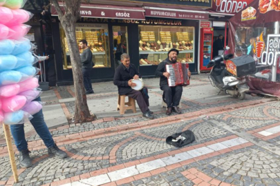 İzahı olmadı mizahı oldu! Dilan Polat'a şarkı: Paralar bitti oldun dilenci!