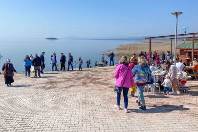 Vatandaşlar Avrupa Leylek Köyü Eskikaraağaç’a akın etti