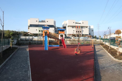 Gemlik'te çocuklar yeni parklarına kavuştu