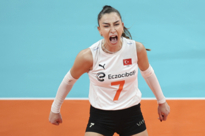 Eczacıbaşı Dynavit, Vakıfbank'ı 3-2 mağlup ederek dünya şampiyonu oldu