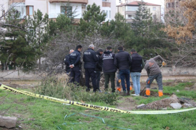 Tüyler ürperten olay! Boş arazide dua ederken yakalandı! Gerçek sonradan anlaşıldı...