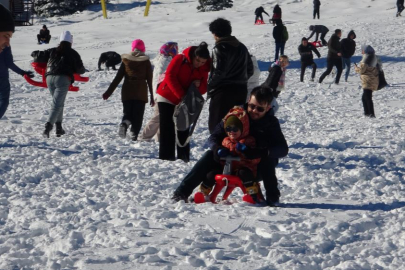 Uludağ'a beklenen yağış yeniden başladı! Vatandaşlar tadını çıkardı...