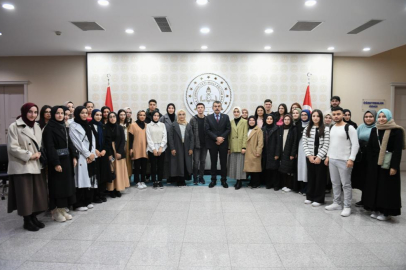 Bakan Tekin, BUÜ’lü öğrencileri ağırladı