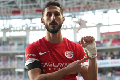 Yaptığı hareket infial yarattı! Antalyaspor'un İsrailli futbolcusu sınır dışı edilecek!