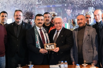 İYİ Parti Bursa Büyükşehir adayı Türkoğlu'ndan Bursaspor’a ziyaret!