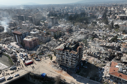 Yürekler hala yangın yeri! Asrın felaketinin üzerinden bir yıl geçti!