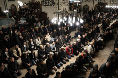 Miraç Kandili'nde Ulu Camii doldu taştı