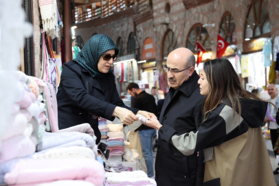 Bursa Valisi Demirtaş ailecek tarihi çarşıda gezdi!