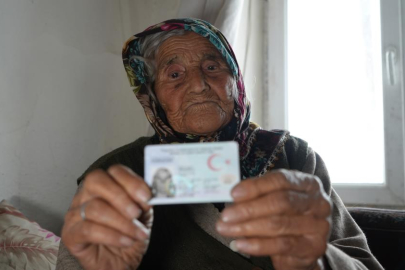 Türkiye'nin en yaşlı insanı! Arzu ninenin isteği yürekleri sızlattı...