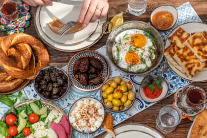 Bunları yiyen rahat oruç tutuyor! Sahurda tok tutan ve susatmayan besinler listesi!