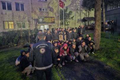 Bursa'da kaçak avı! Polis hepsini sıraya dizdi, hemen biletleri kesildi...