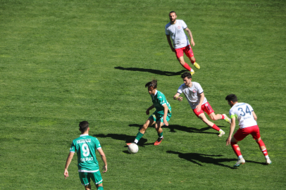 Yine olmadı! Bursaspor deplasmanda 'kömür' gibi karardı!