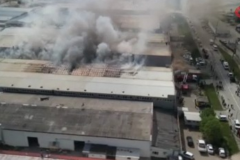 Bursa'da fabrikada büyük yangın! Kara dumanlar şehrin birçok noktasından görüldü...